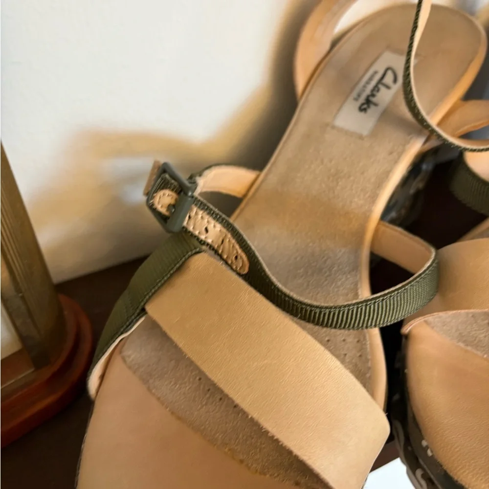 Clarks Narrative Adesha Art Khaki Combi Wedge Heel Sandals Women’s 9